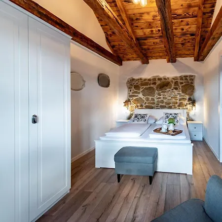 Apartment With Parking Space Lopar, Rab - 23958