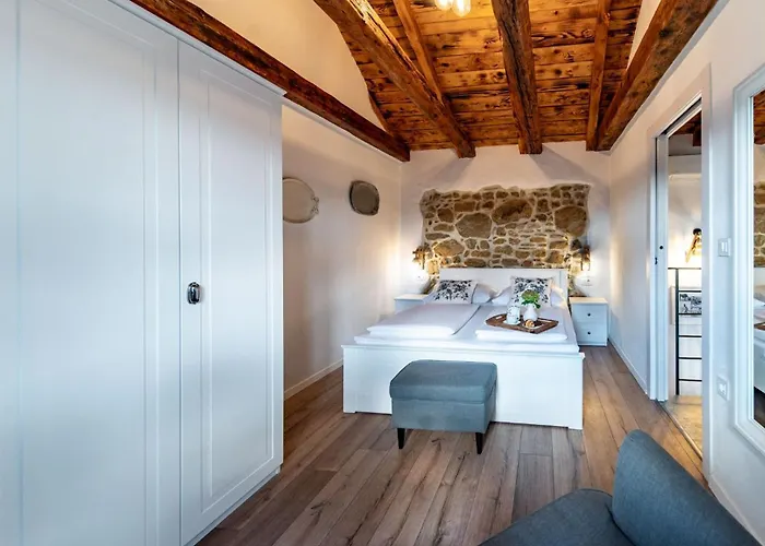 Apartamento With Parking Space Lopar, Rab - 23958